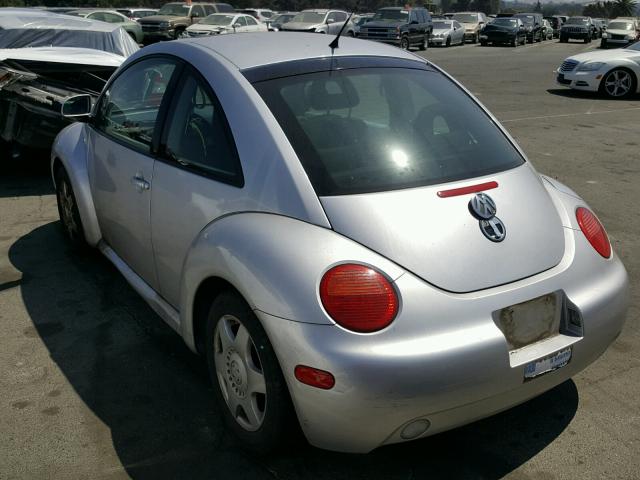 3VWCD21C3YM492602 - 2000 VOLKSWAGEN NEW BEETLE ვერცხლისფერი ფოტო 3