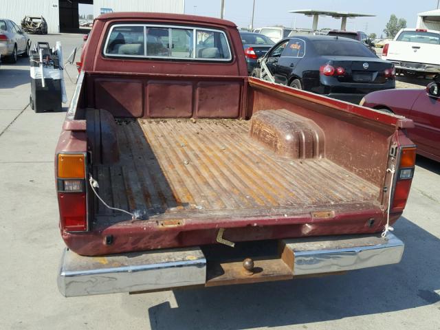 JT4RN44S4B0031525 - 1981 TOYOTA PICKUP / C MAROON photo 6