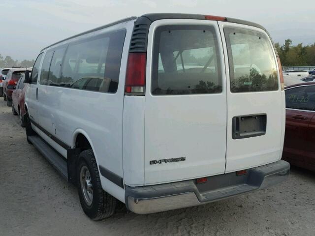 1GAHG39R611205683 - 2001 CHEVROLET EXPRESS G3 WHITE photo 3