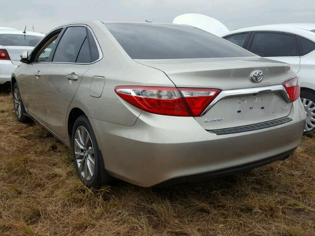 4T1BF1FK4HU758610 - 2017 TOYOTA CAMRY LE GRAY photo 3