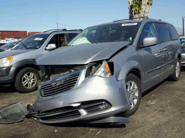 2C4RC1BG5DR722154 - 2013 CHRYSLER TOWN & COU GRAY photo 2