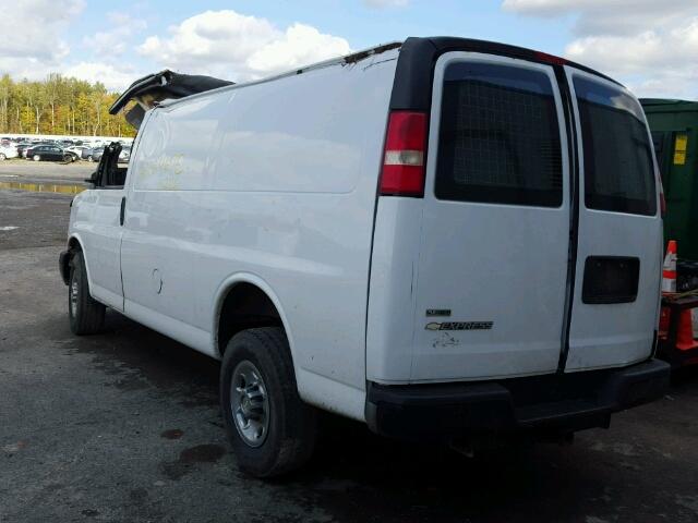 1GCZGFBA8A1125223 - 2010 CHEVROLET EXPRESS G2 WHITE photo 3