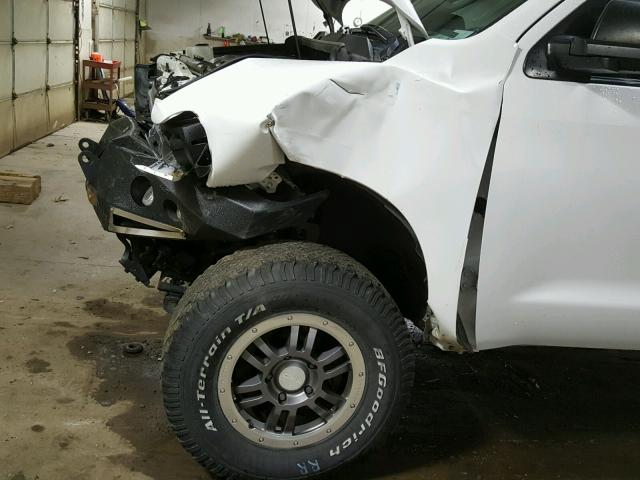 5TFUW5F16AX146263 - 2010 TOYOTA TUNDRA DOU WHITE photo 9