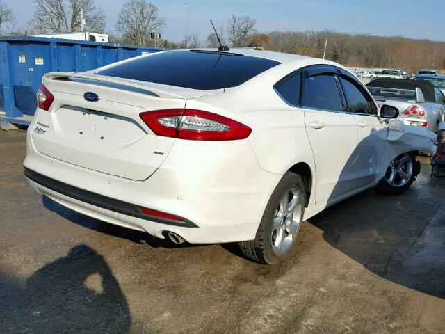 3FA6P0H70GR355354 - 2016 FORD FUSION SE WHITE photo 4