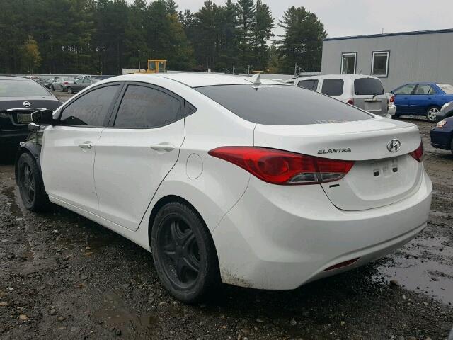 5NPDH4AE9DH393226 - 2013 HYUNDAI ELANTRA GL WHITE photo 3