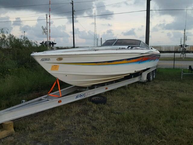 TNRD1790L102 - 2002 FORM BOAT WHITE photo 2