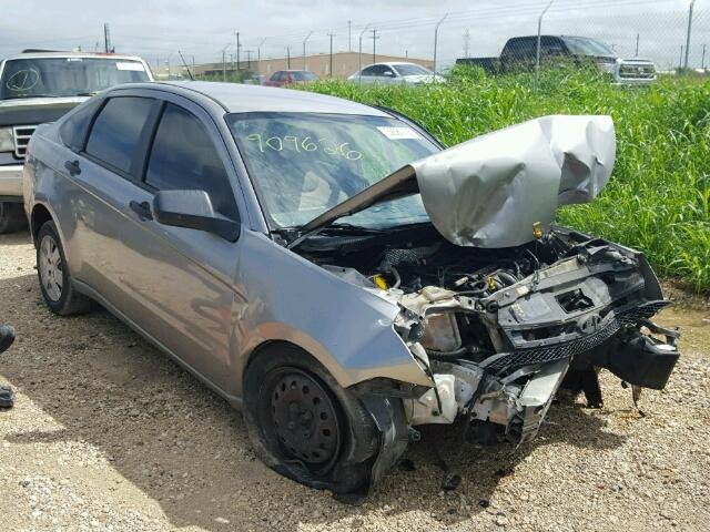 1FAHP34N28W179937 - 2008 FORD FOCUS S/SE SILVER photo 1