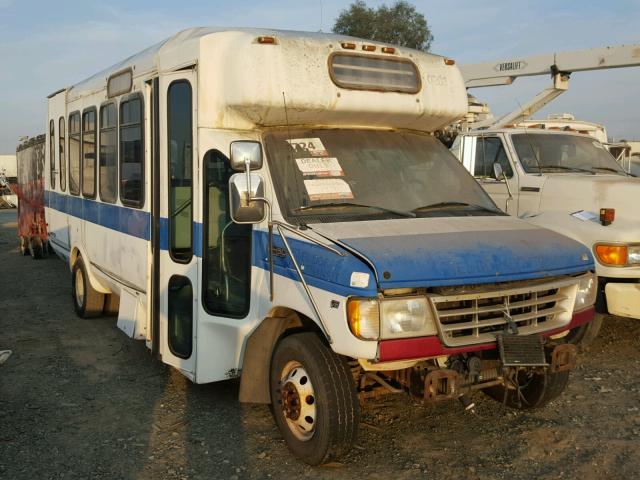 1FDXE45SX2HA74138 - 2002 FORD ECONOLINE WHITE photo 1