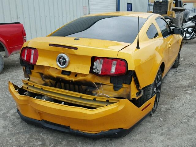 1ZVBP8AMXC5227334 - 2012 FORD MUSTANG YELLOW photo 4