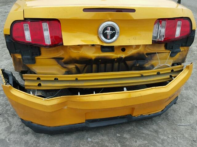 1ZVBP8AMXC5227334 - 2012 FORD MUSTANG YELLOW photo 9