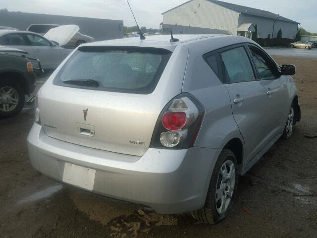 5Y2SP6E07AZ406659 - 2010 PONTIAC VIBE SILVER photo 4