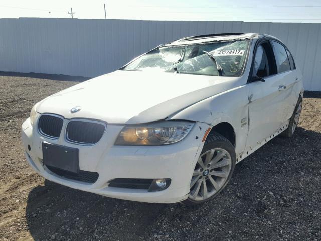 WBAPK7C54BF087049 - 2011 BMW 328 XI WHITE photo 2