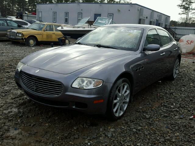 ZAMCE39A250017414 - 2005 MASERATI QUATTROPOR GRAY photo 2