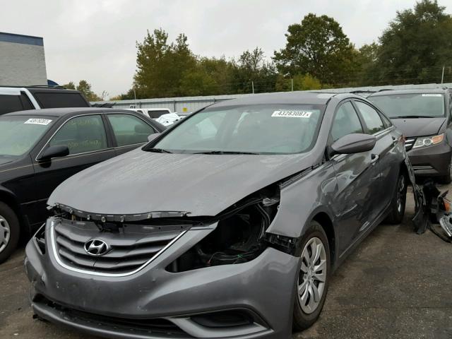 5NPEB4AC2BH053448 - 2011 HYUNDAI SONATA GRAY photo 2