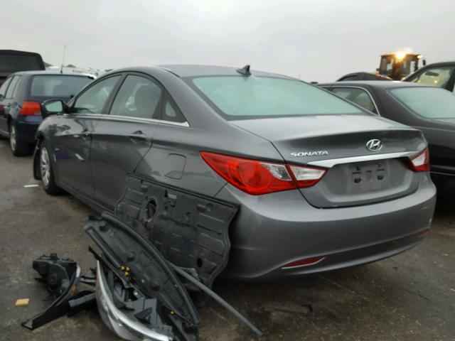 5NPEB4AC2BH053448 - 2011 HYUNDAI SONATA GRAY photo 3