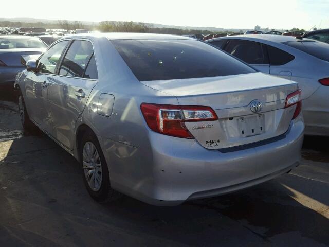 4T1BF1FK9CU012517 - 2012 TOYOTA CAMRY BASE SILVER photo 3