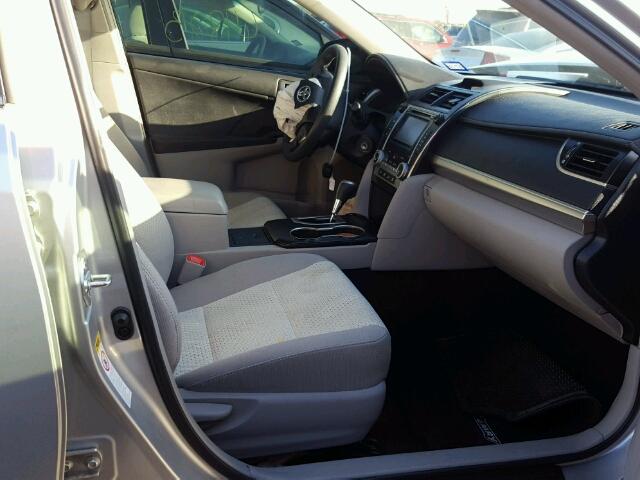 4T1BF1FK9CU012517 - 2012 TOYOTA CAMRY BASE SILVER photo 5