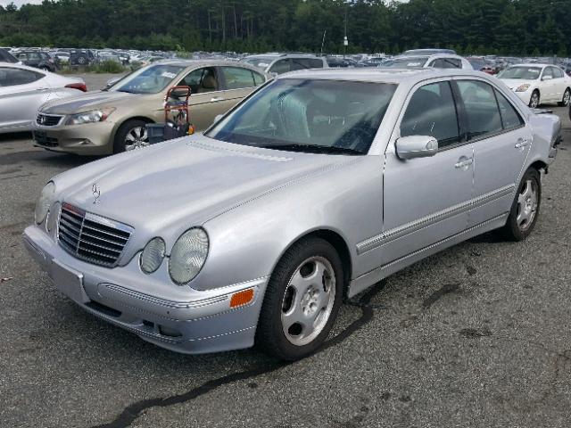 WDBJF83J5YX031803 - 2000 MERCEDES-BENZ E 430 SILVER photo 2