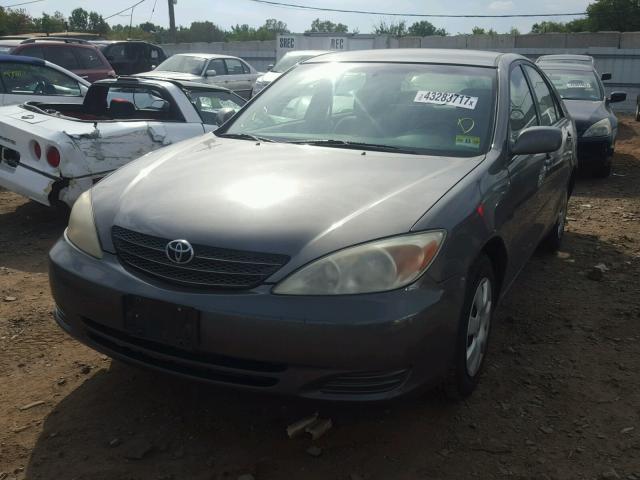 4T1BE32K62U628999 - 2002 TOYOTA CAMRY LE GRAY photo 2