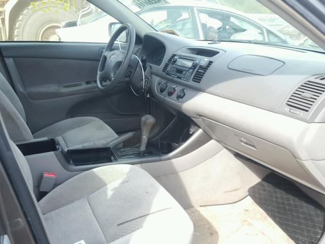 4T1BE32K62U628999 - 2002 TOYOTA CAMRY LE GRAY photo 5