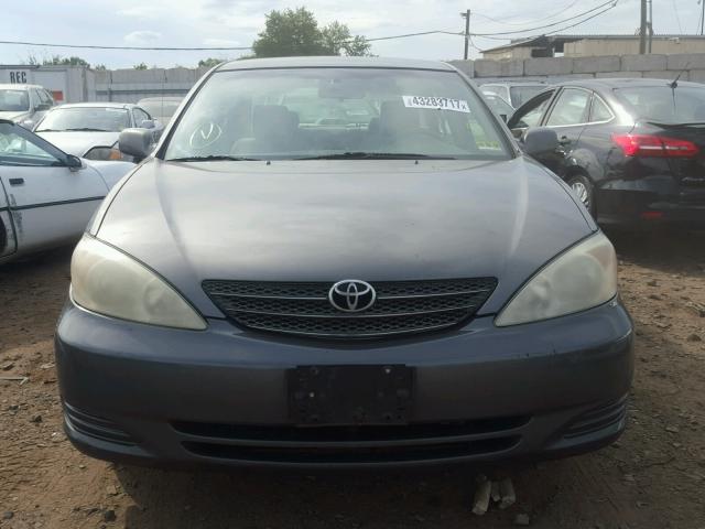 4T1BE32K62U628999 - 2002 TOYOTA CAMRY LE GRAY photo 9