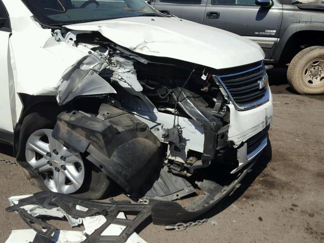 1GNKRFED3FJ244409 - 2015 CHEVROLET TRAVERSE L WHITE photo 9