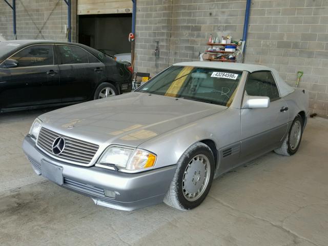 WDBFA66E4NF049377 - 1992 MERCEDES-BENZ 500 SL GRAY photo 2