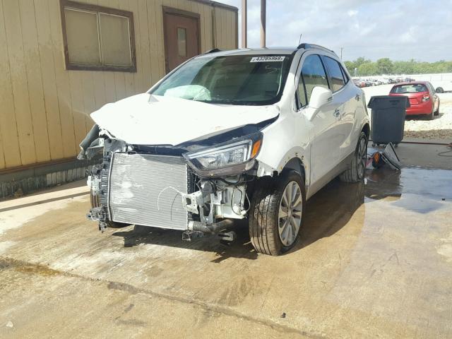 KL4CJASB6JB594298 - 2018 BUICK ENCORE PRE WHITE photo 2