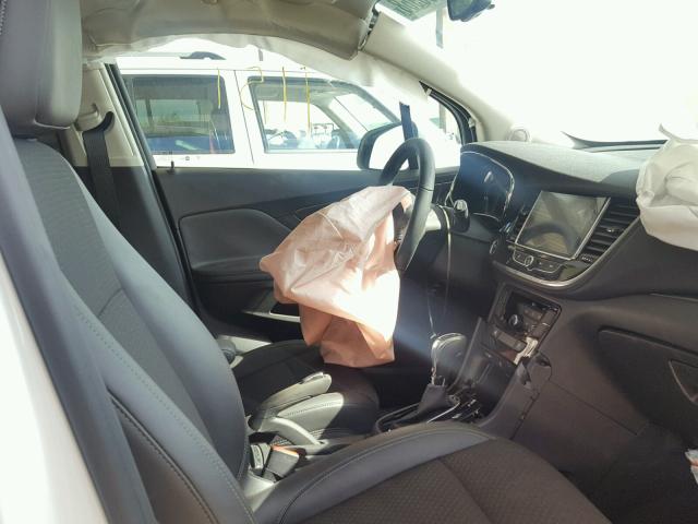 KL4CJASB6JB594298 - 2018 BUICK ENCORE PRE Ақ фото 5