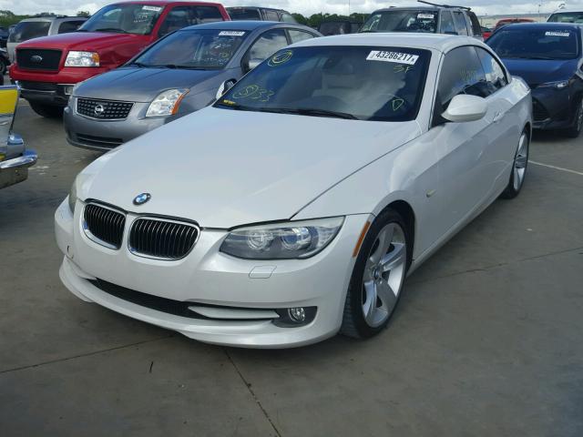 WBADW3C52BE539523 - 2011 BMW 328 WHITE photo 2