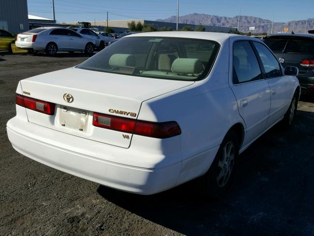 JT2BF28K7X0163126 - 1999 TOYOTA CAMRY LE WHITE photo 4