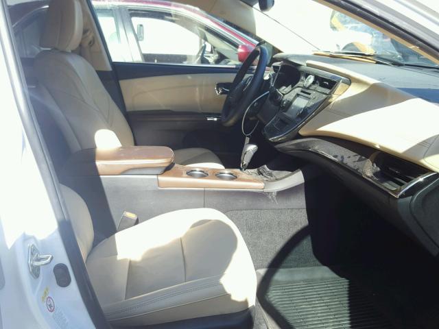 4T1BK1EBXGU232669 - 2016 TOYOTA AVALON XLE WHITE photo 5