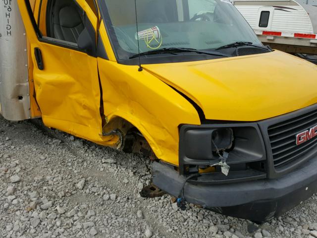 1GDJG31K591902700 - 2009 GMC SAVANA CUT YELLOW photo 9