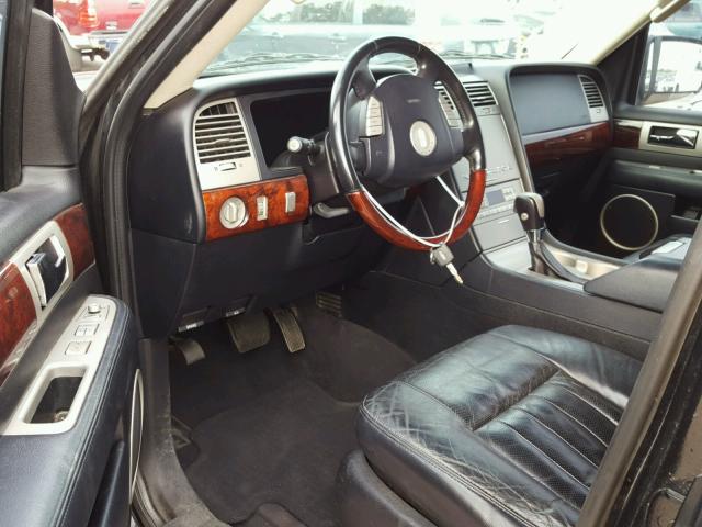 5LMFU28R33LJ24580 - 2003 LINCOLN NAVIGATOR BLACK photo 9