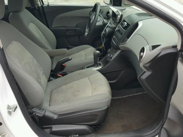 1G1JA5SH3E4238600 - 2014 CHEVROLET SONIC LS WHITE photo 5