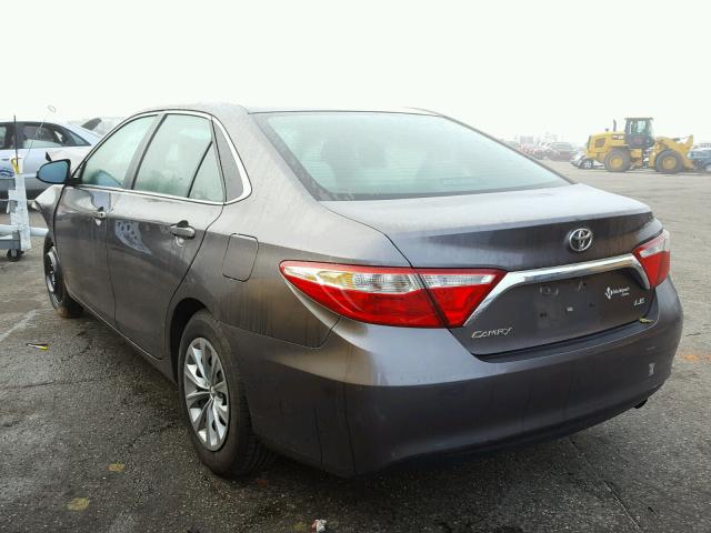 4T4BF1FK6GR577349 - 2016 TOYOTA CAMRY GRAY photo 3