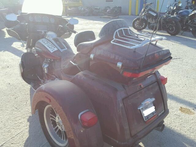 1HD1MAD10HB853742 - 2017 HARLEY-DAVIDSON FLHTCUTG RED photo 3