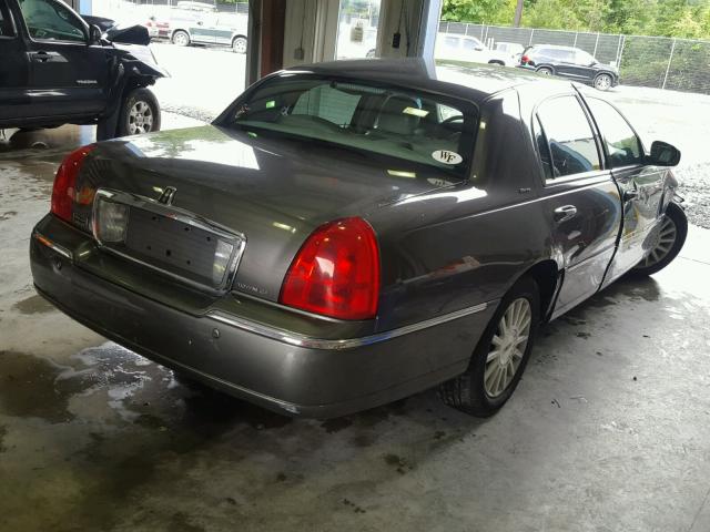 1LNHM83W84Y686748 - 2004 LINCOLN TOWN CAR U GRAY photo 4