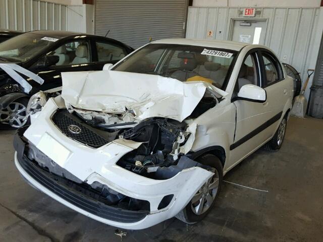 KNADE223096551929 - 2009 KIA RIO BASE WHITE photo 2