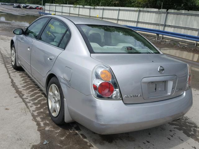 1N4AL11D03C329275 - 2003 NISSAN ALTIMA BAS SILVER photo 3