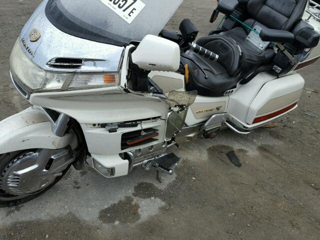 1HFSC2235XA100950 - 1999 HONDA GL1500 SE1 WHITE photo 10