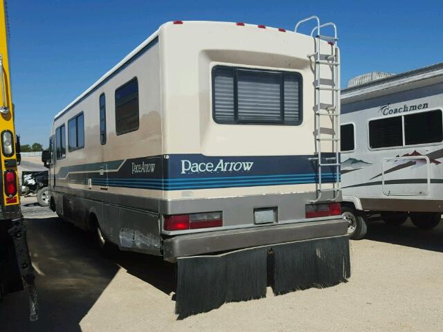 1GBKP37N2P3305620 - 1993 CHEVROLET P30 BEIGE photo 3