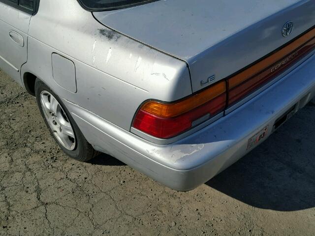 1NXAE00E6PZ039627 - 1993 TOYOTA COROLLA LE 灰色 照片 9