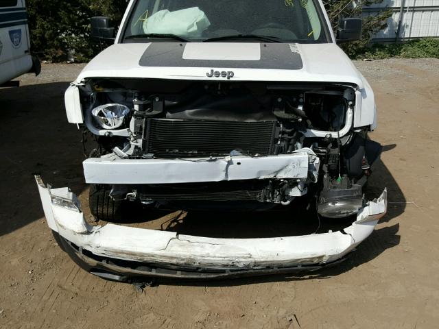 1C4NJRBB8GD627666 - 2016 JEEP PATRIOT SP WHITE photo 9