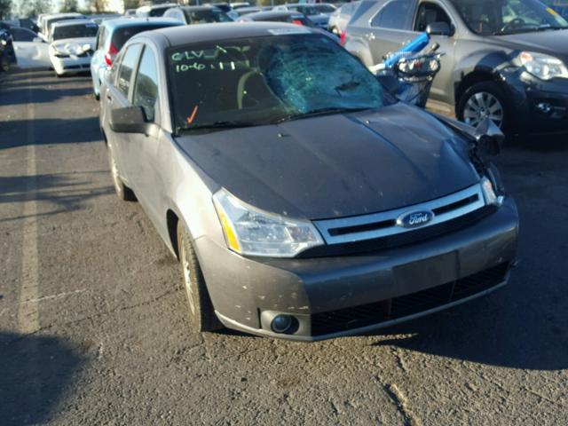 1FAHP3FN5AW227305 - 2010 FORD FOCUS GRAY photo 1