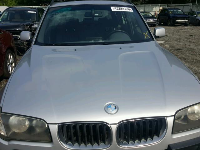 WBXPA73404WB27293 - 2004 BMW X3 2.5I SILVER photo 7