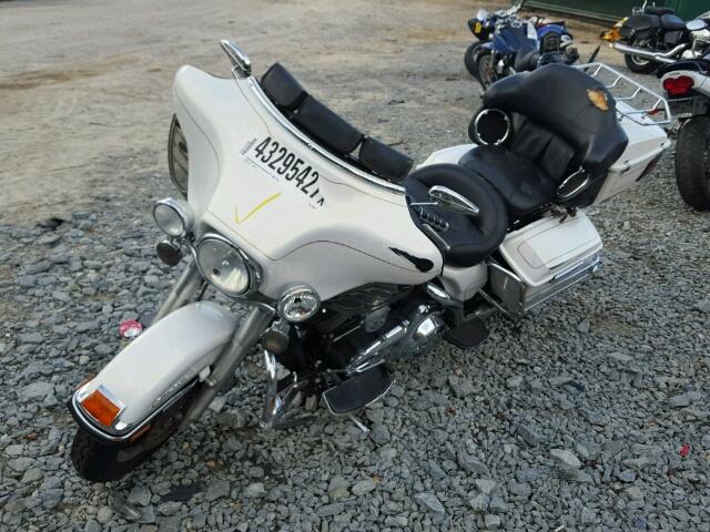 1HD1FC4147Y606211 - 2007 HARLEY-DAVIDSON FLHTCUI WHITE photo 2