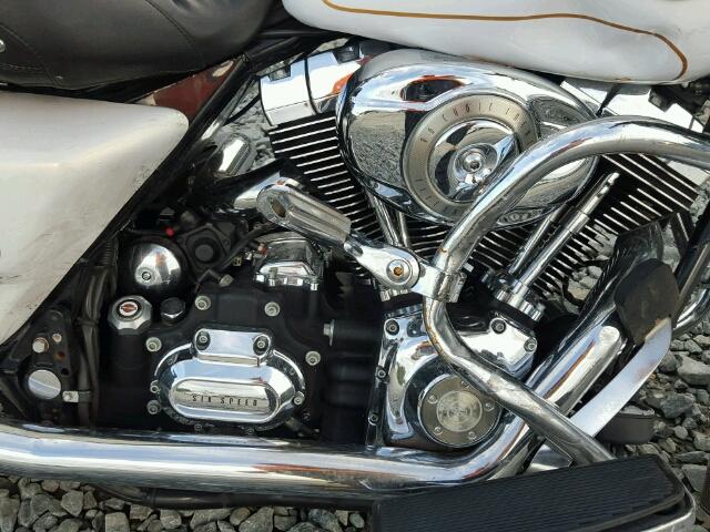 1HD1FC4147Y606211 - 2007 HARLEY-DAVIDSON FLHTCUI WHITE photo 7