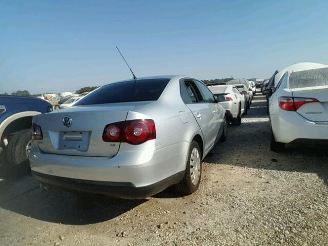 3VWJZ71KX8M089861 - 2008 VOLKSWAGEN JETTA S Gümüş foto 4