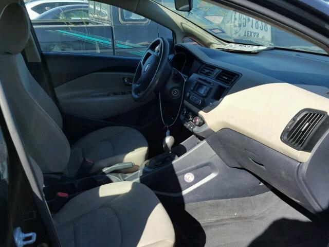 KNADM4A33F6425379 - 2015 KIA RIO LX Սև լուսանկար 5